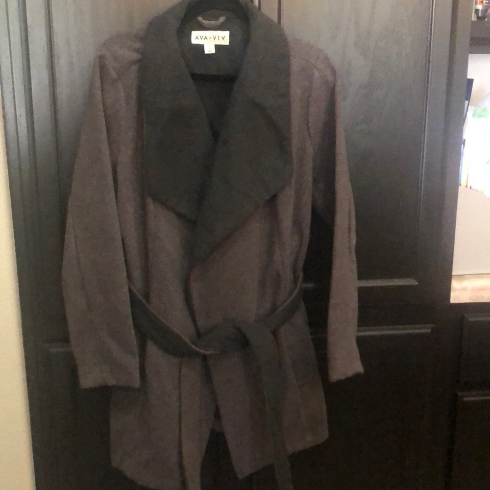 Elegant coat! Great for the Holidays